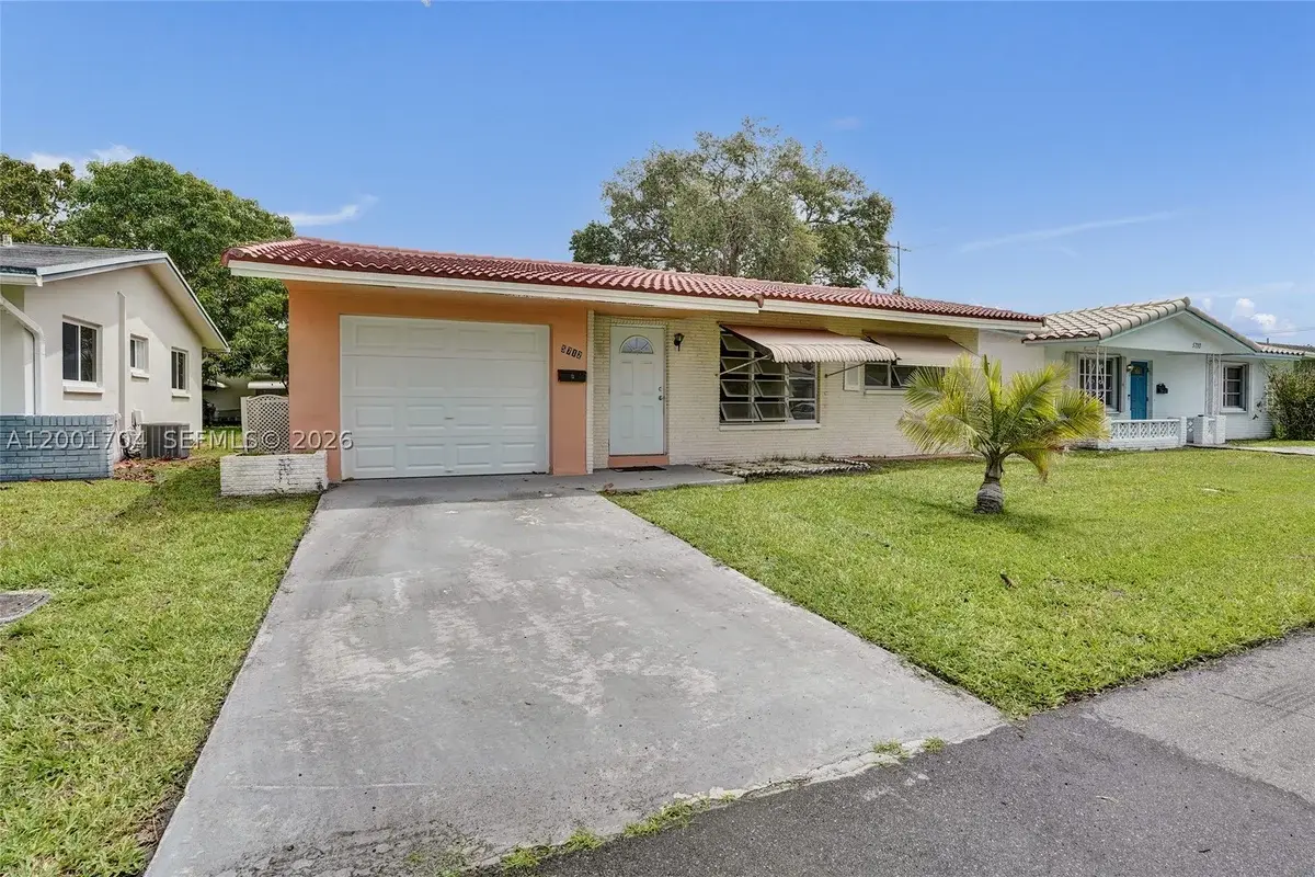 5712 NW 66th Ave, Tamarac: photo 1 of 30