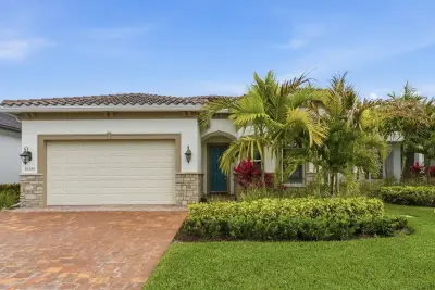 10550 Northbrook Cir, Palm Beach Gardens: photo 1 of 75