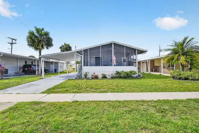 4290 Meadow View Dr, Boynton Beach: photo 1 of 48