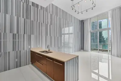 475 Brickell Ave #2812, Miami: photo 1 of 23