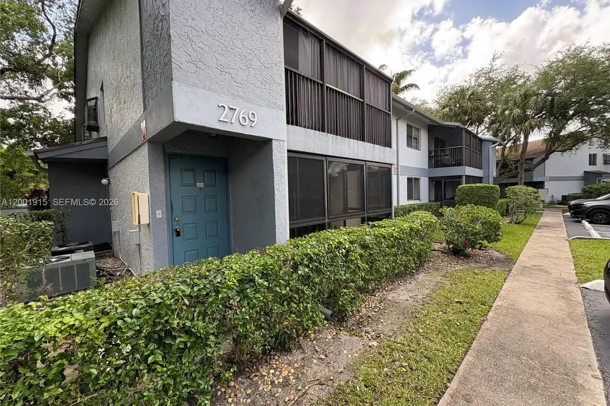 2769 S Oakland Forest Dr #101, Oakland Park: photo 1 of 12