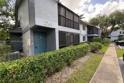 2769 S Oakland Forest Dr #101, Oakland Park: photo 1 of 12