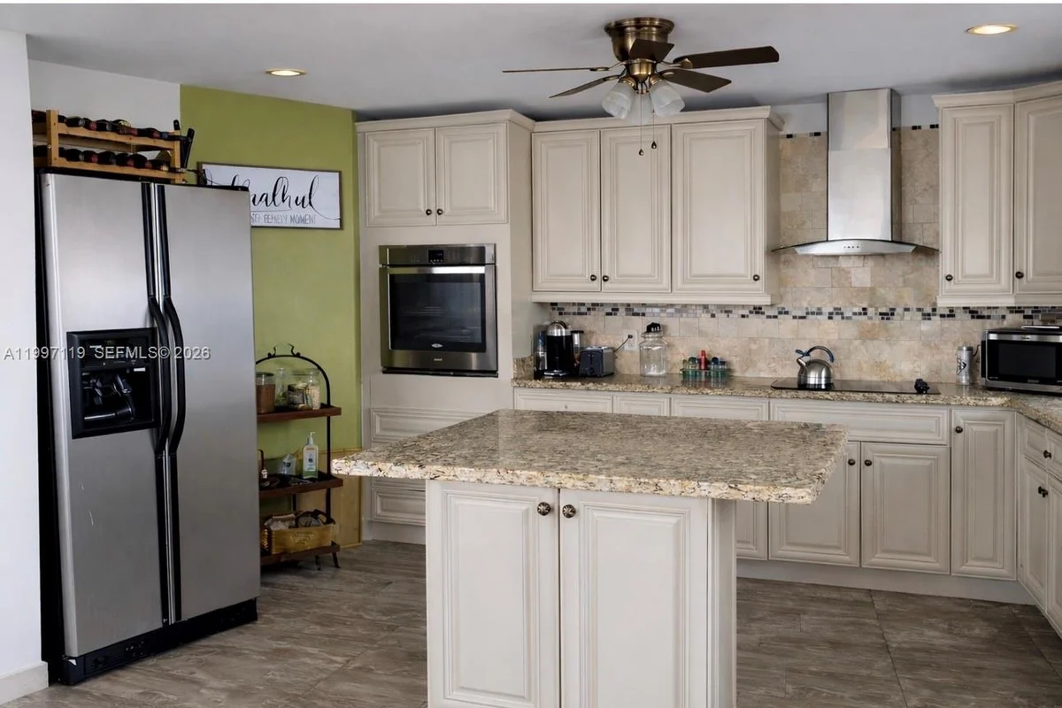 1351 NE Miami Gardens Dr #926E, Miami: photo 1 of 14