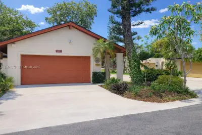 5524 Constant Spring Ter #213, Lauderhill: photo 1 of 16