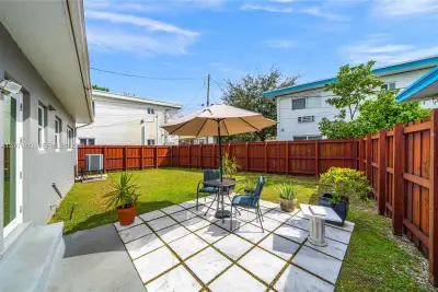 2010 Calais Dr, Miami Beach: photo 1 of 20