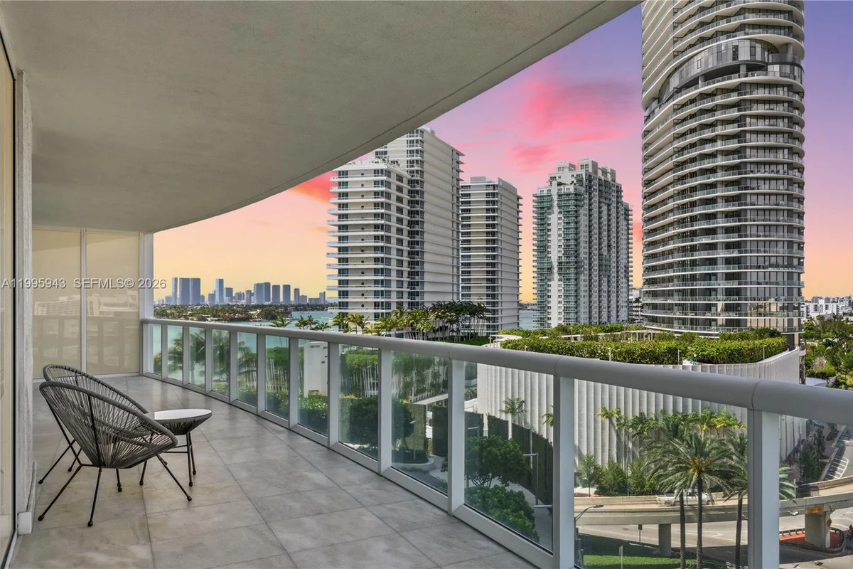 450 Alton Rd #910, Miami Beach: photo 1 of 59