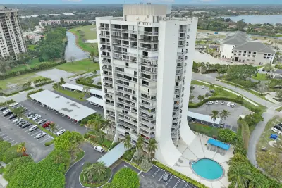 2400 Presidential Way #401, West Palm Beach: photo 1 of 21
