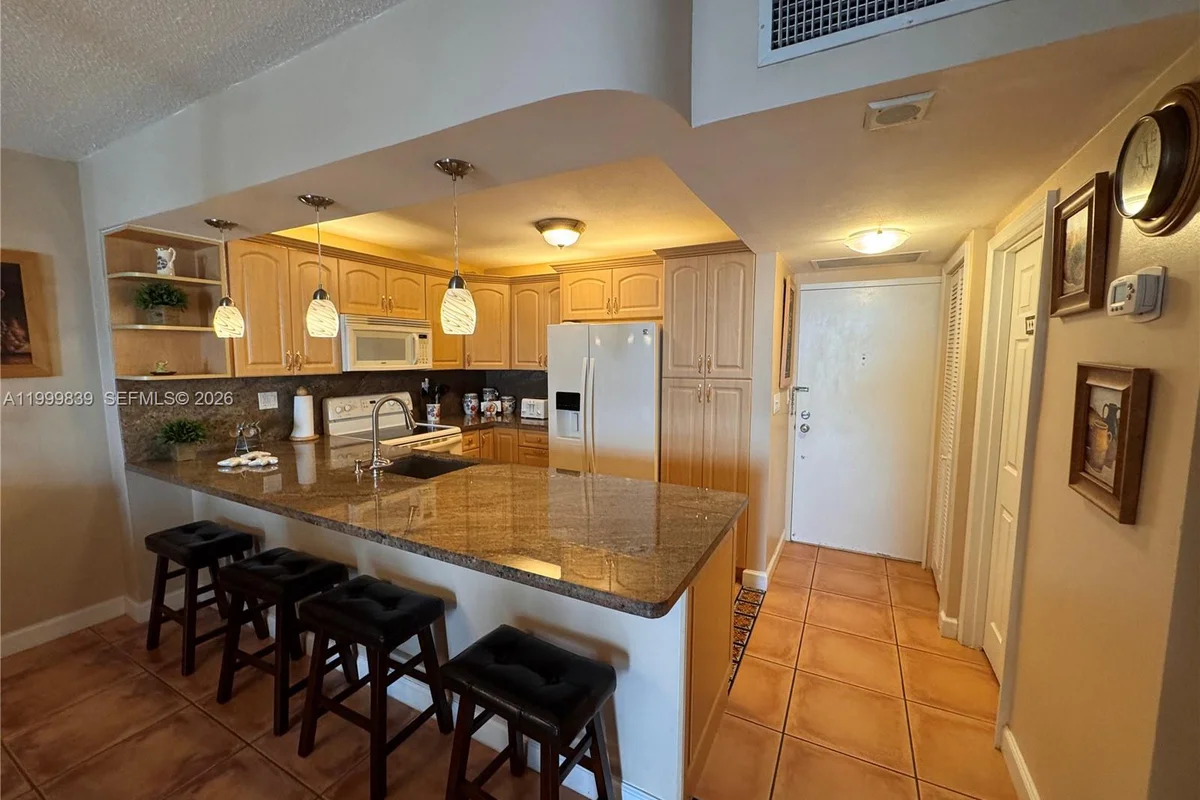 3725 S Ocean Dr #421, Hollywood: photo 1 of 13