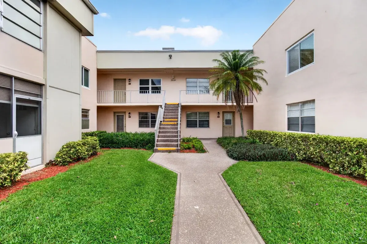 349 Capri #H, Delray Beach: photo 1 of 30