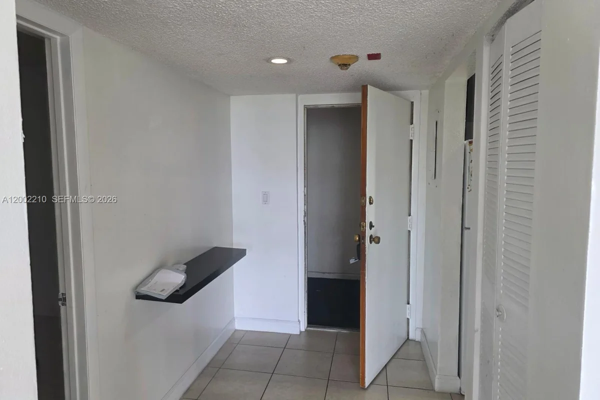 5055 NW 7th St #602, Miami: photo 1 of 12