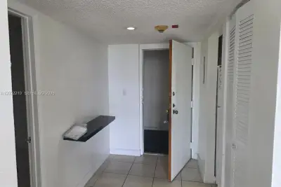 5055 NW 7th St #602, Miami: photo 1 of 12