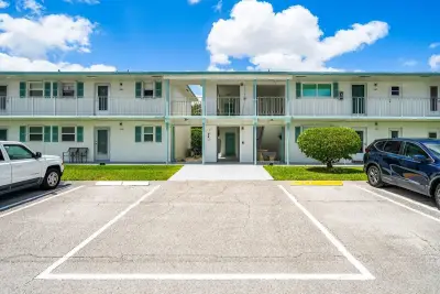 1117 Lake Ter #207, Boynton Beach: photo 1 of 33