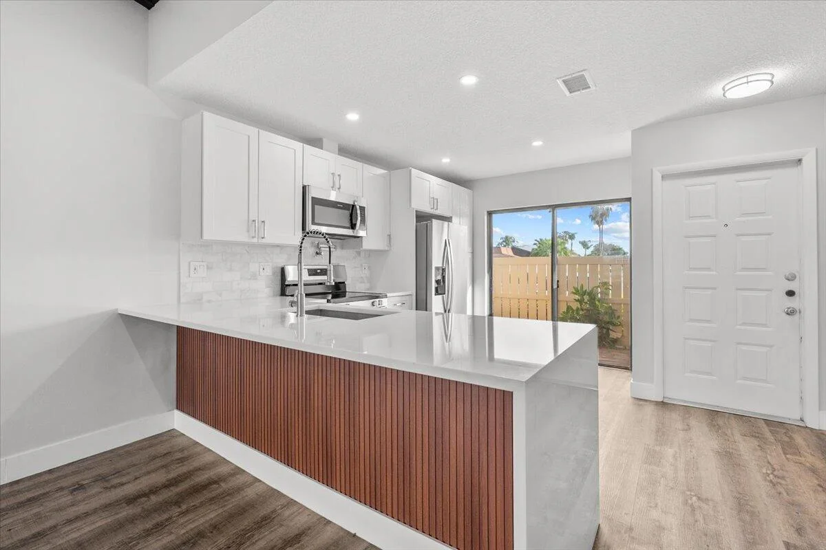593 Banks Rd, Margate: photo 1 of 25