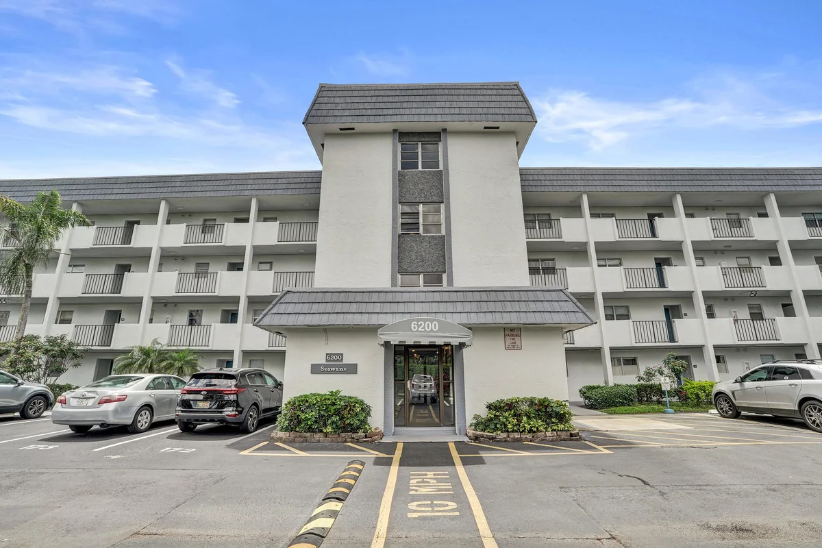 6200 NW 44th St #204, Lauderhill: photo 1 of 56