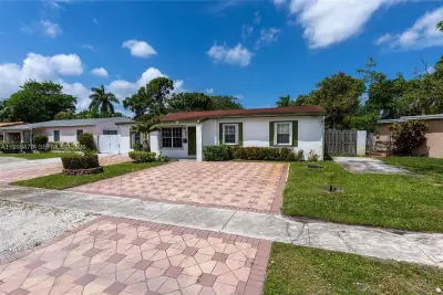807 SW 26th Ct, Fort Lauderdale: photo 1 of 19
