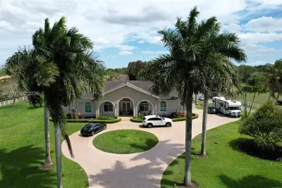 4810 SW 198th Ter, Southwest Ranches: photo 1 of 40