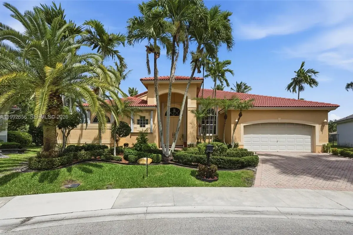 3038 Lakewood Dr, Weston: photo 1 of 38