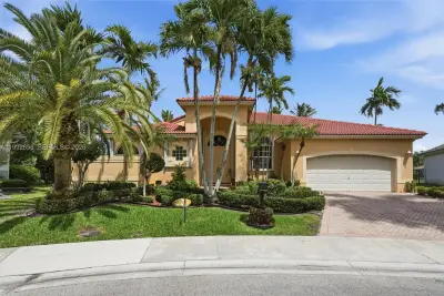 3038 Lakewood Dr, Weston: photo 1 of 38