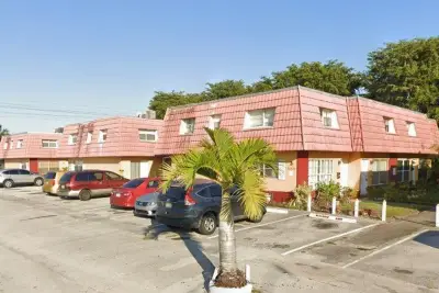 5323 NW 27th St #B4, Lauderhill: photo 1 of 7