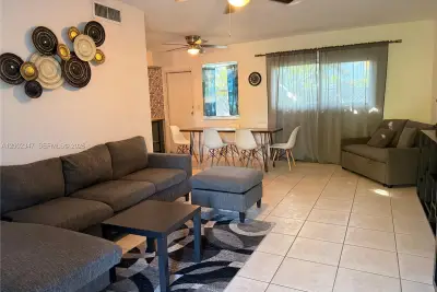 1104 N 17th Ct #107, Hollywood: photo 1 of 16