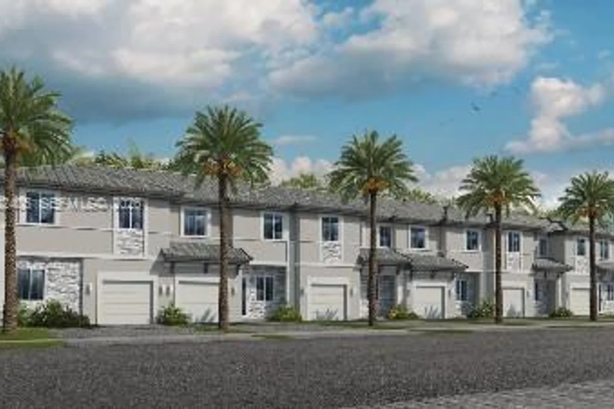 Townhouse in Homestead: photo 1 of 8