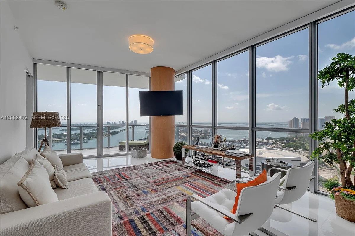 1100 Biscayne Blvd #3901, Miami: photo 1 of 28