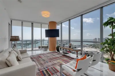 1100 Biscayne Blvd #3901, Miami: photo 1 of 28