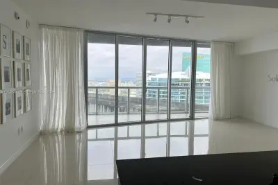 475 Brickell Ave #5508, Miami: photo 1 of 21
