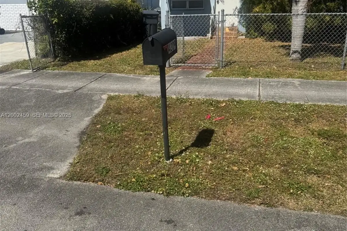 4209 SW 20th St, West Park: photo 1 of 1