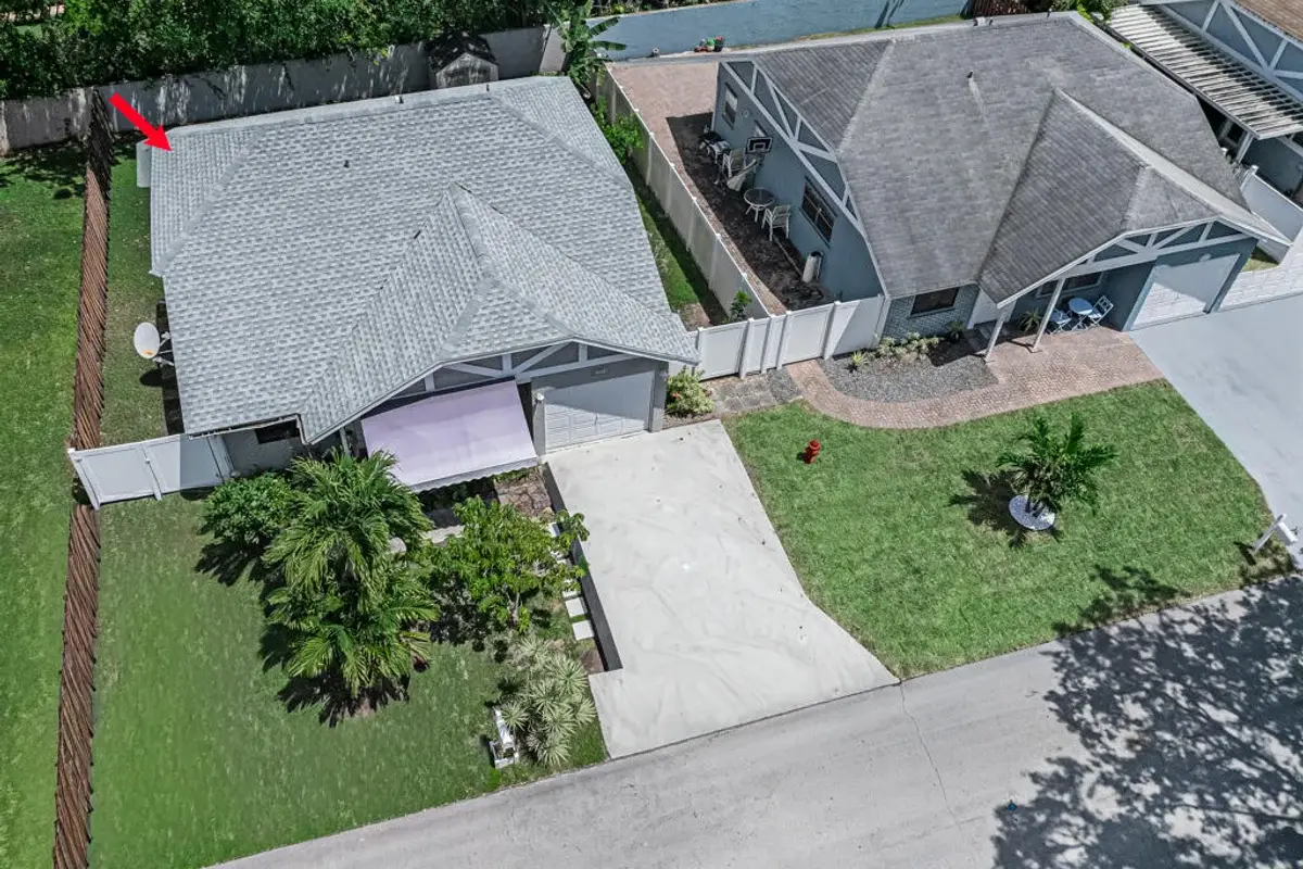 23428 Country Club Dr E, Boca Raton: photo 1 of 32
