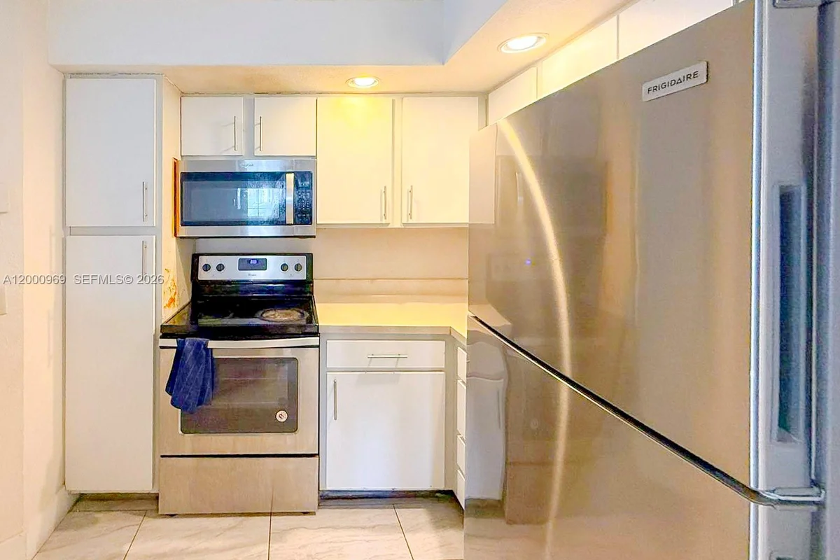 3440 N Pinewalk Dr N #518, Margate: photo 1 of 29