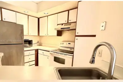 3310 N Pinewalk Dr N #1823, Margate: photo 1 of 7