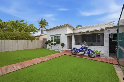 516 SW 15th St #1-1, Fort Lauderdale: photo 1 of 37