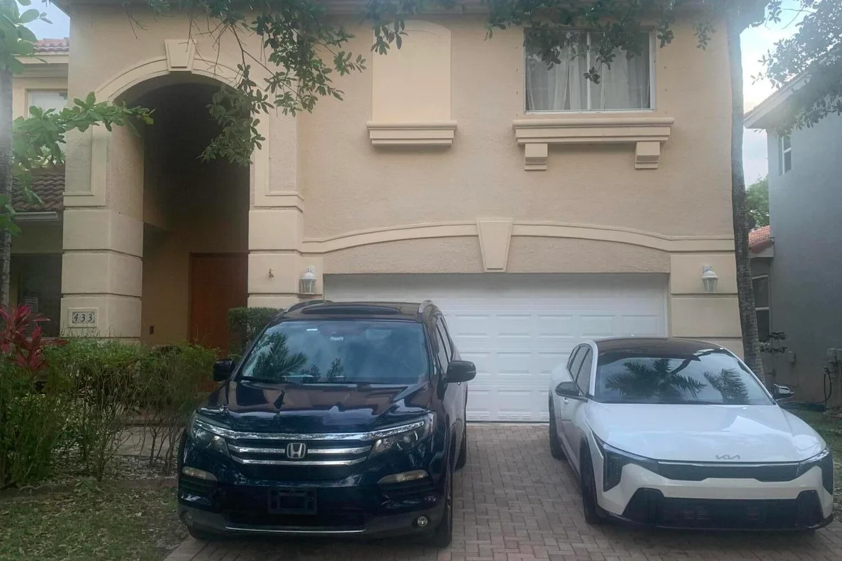 433 Gazetta Way, West Palm Beach: photo 1 of 20