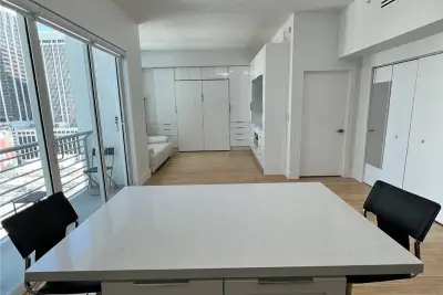 133 NE 2nd Ave #1610, Miami: photo 1 of 52