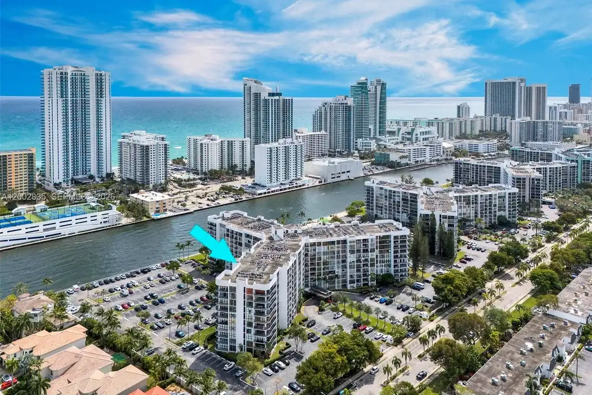 1000 Parkview Dr #407, Hallandale Beach: photo 1 of 31