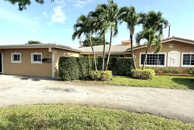 551 SE 15th St #W, Pompano Beach: photo 1 of 12