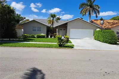 14527 SW 106th Ter, Miami: photo 1 of 29
