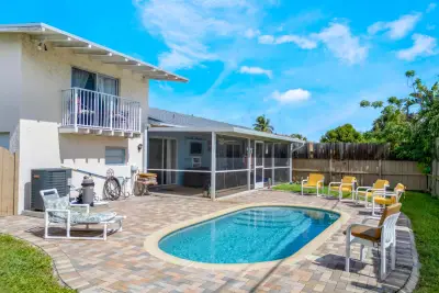 832 Green St #1, West Palm Beach: photo 1 of 33