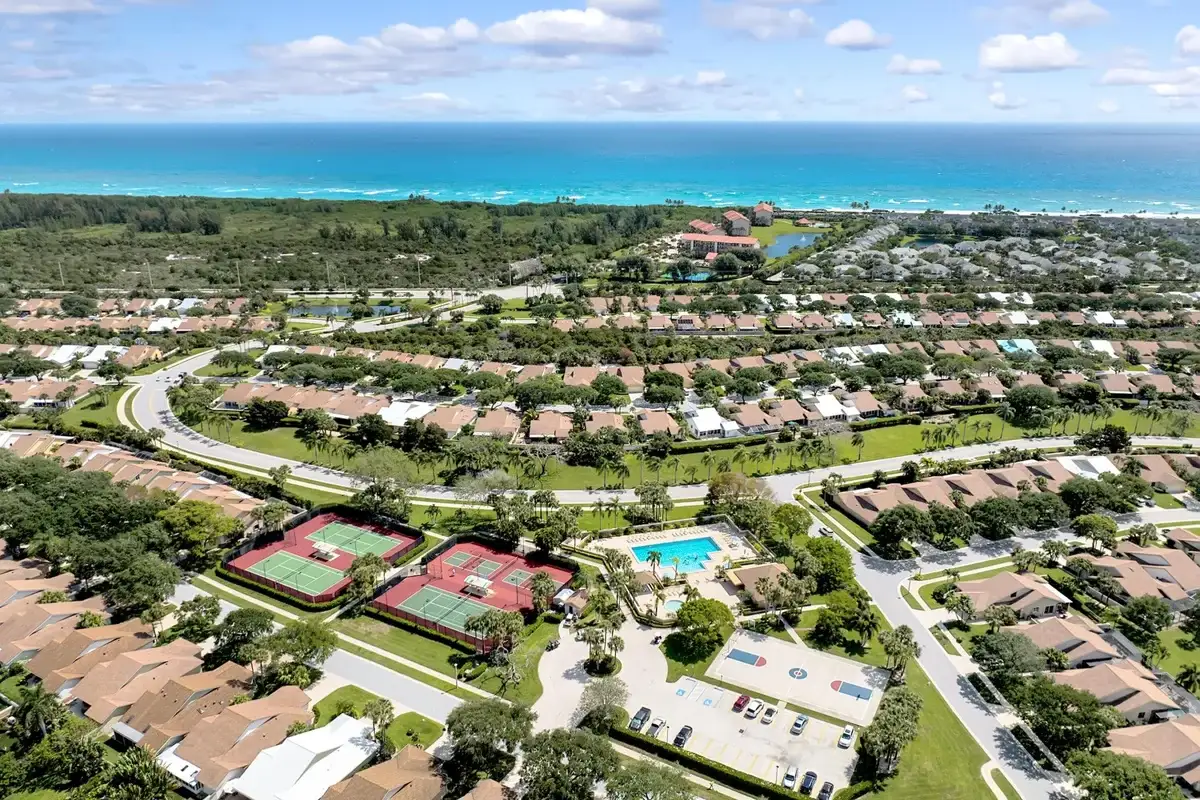 118 Ridge Rd, Jupiter: photo 1 of 27