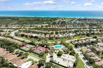 118 Ridge Rd, Jupiter: photo 1 of 27
