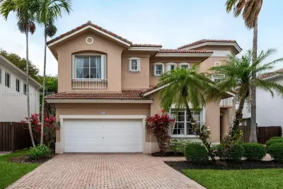 6914 NW 113th Pl, Doral: photo 1 of 100