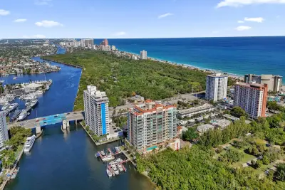 2845 NE 9th St #Ph5, Fort Lauderdale: photo 1 of 49