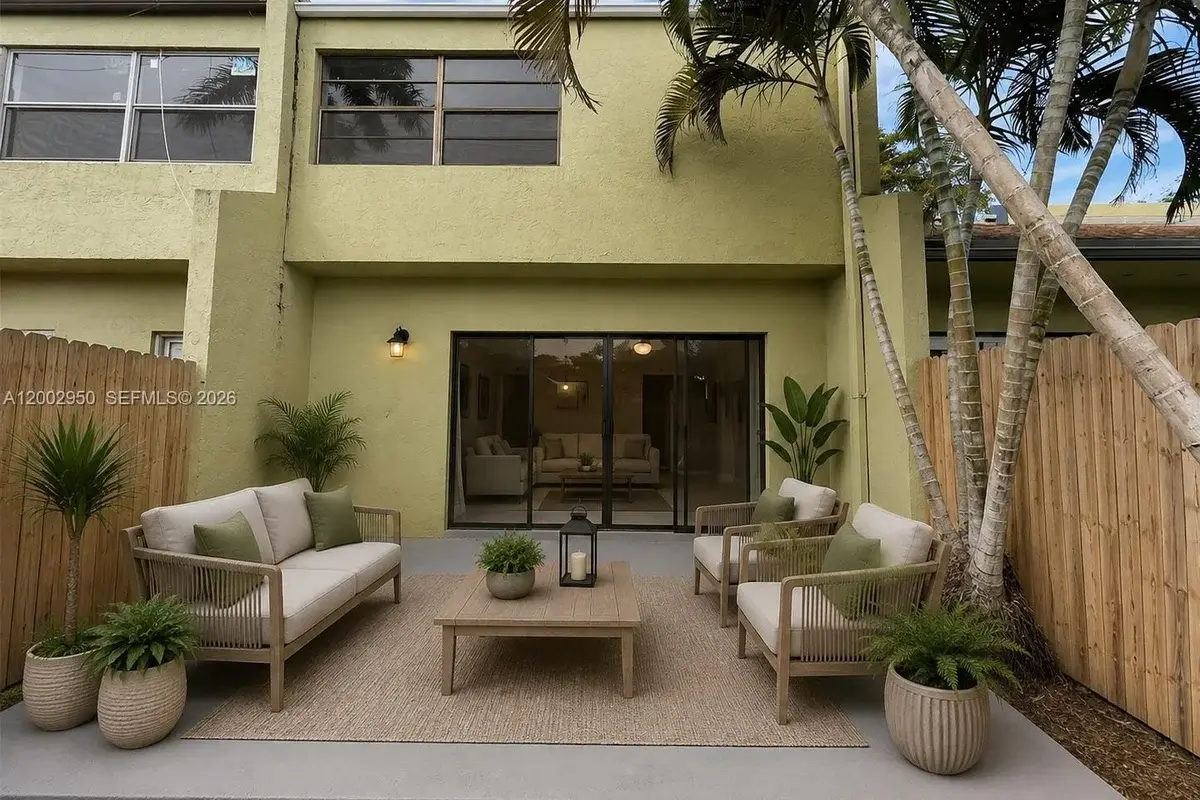 20511 NW 15th Ave #4, Miami Gardens: photo 1 of 19