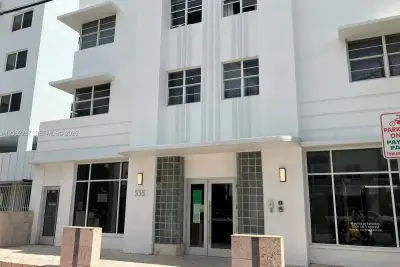 335 Ocean Dr #306, Miami Beach: photo 1 of 34