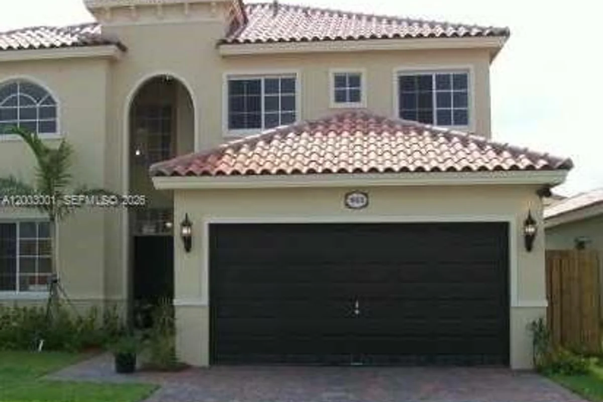 1955 NE 36th Ave, Homestead: photo 1 of 4