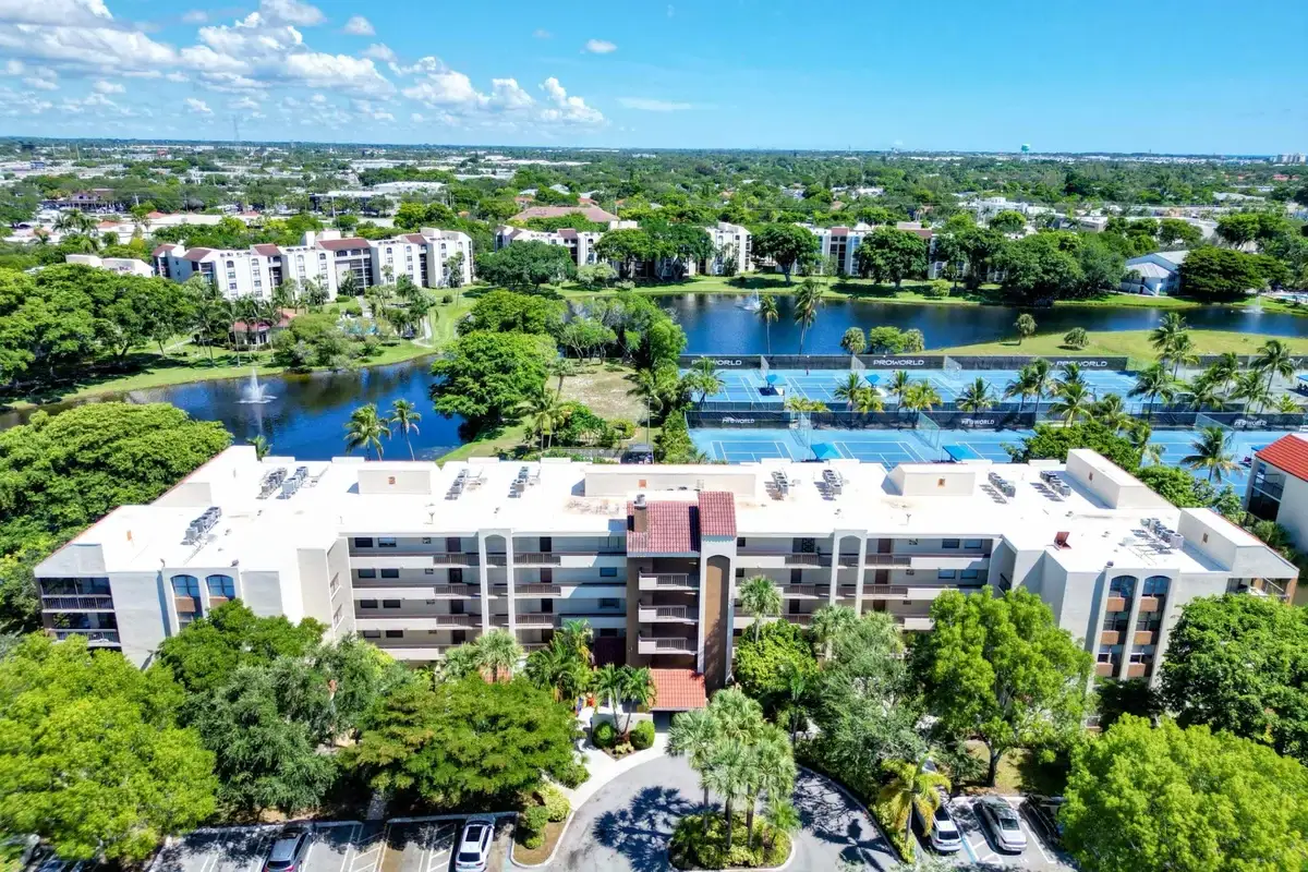 955 Egret Cir #402, Delray Beach: photo 1 of 45