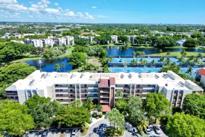 955 Egret Cir #402, Delray Beach: photo 1 of 45