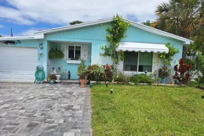 217 SE 2nd Ave, Boynton Beach: photo 1 of 29