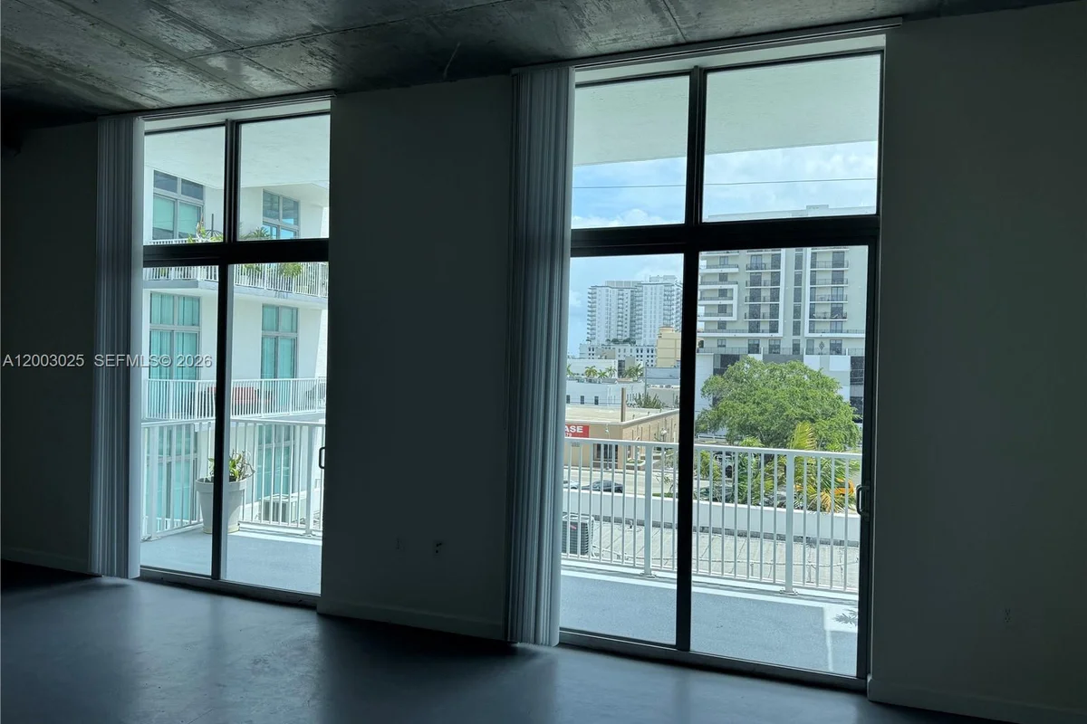 2100 Van Buren St #412, Hollywood: photo 1 of 20